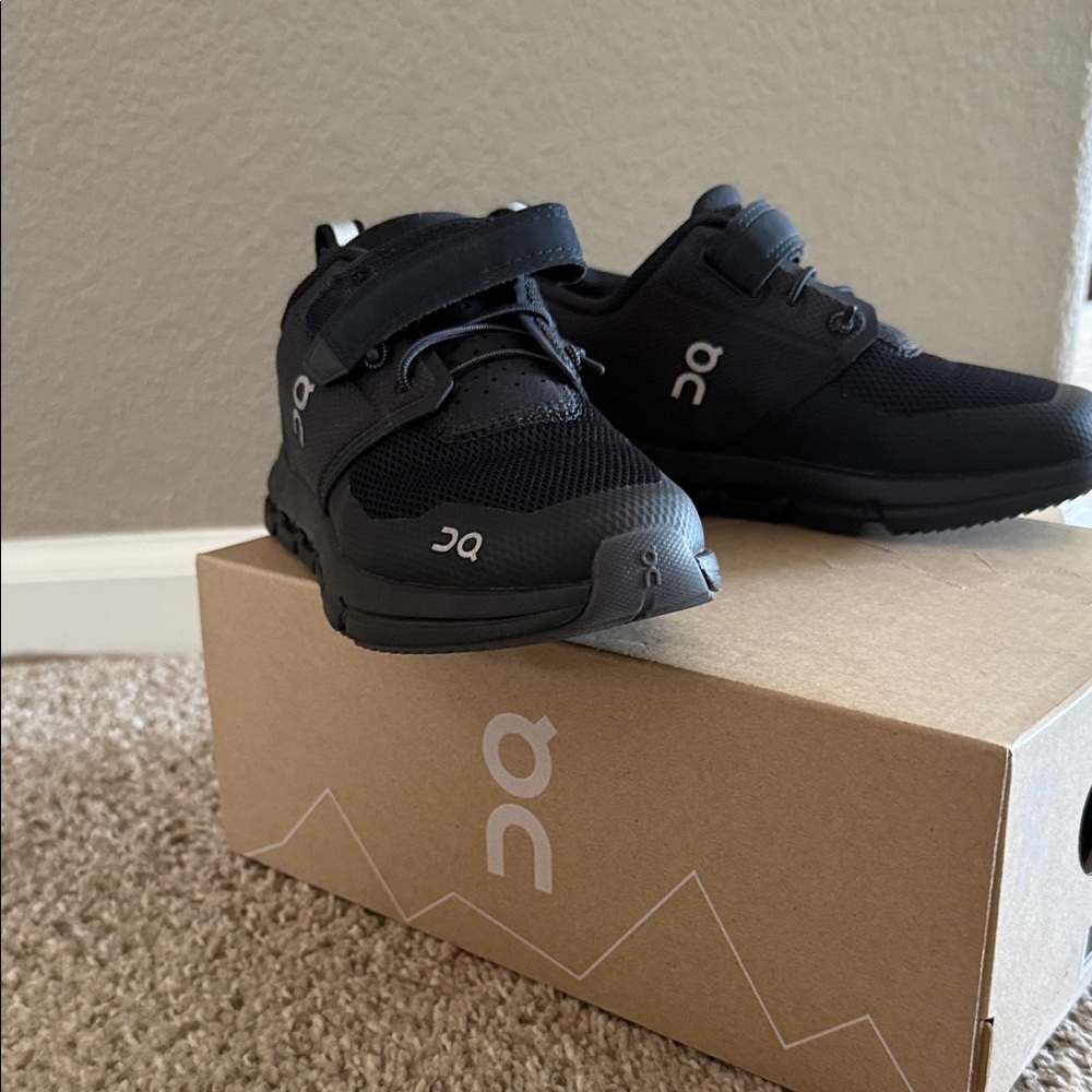 On Running Kids Sneakers in Black